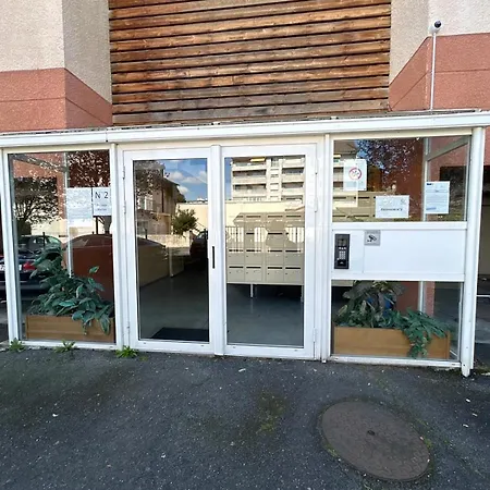 Havre De Paix Climatisé Parking T2 *